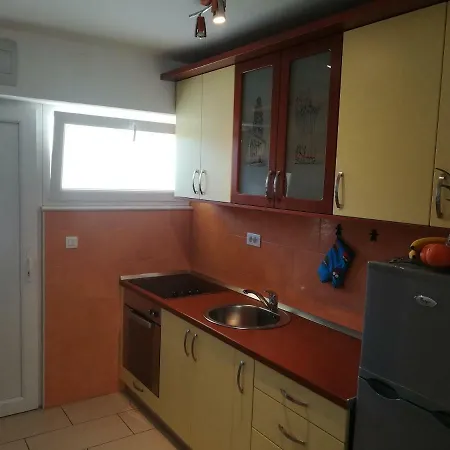 For 3 Persons Fra Bonina Street *