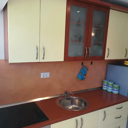 For 3 Persons Fra Bonina Street Apartment *