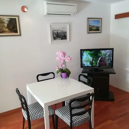Apartment For 3 Persons Fra Bonina Street